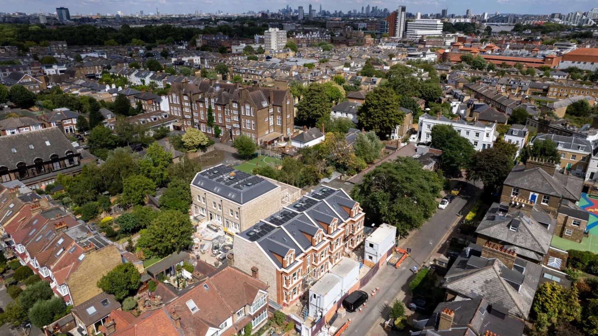 Hollybrook Cedars Row Putney August 2026 - Drone foootage aerial photograph