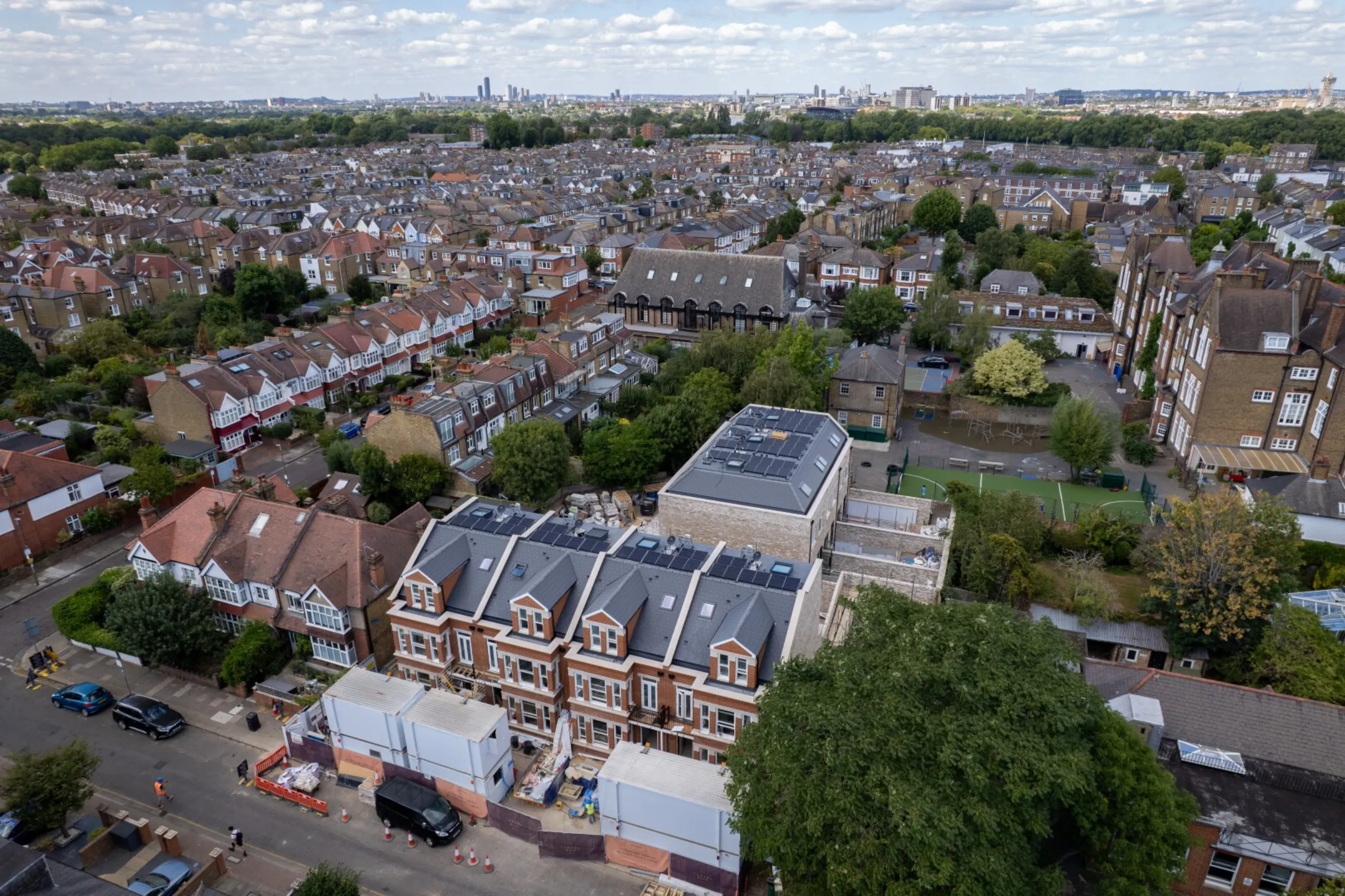 Hollybrook Cedars Row Putney August 2026 - Drone foootage aerial photograph