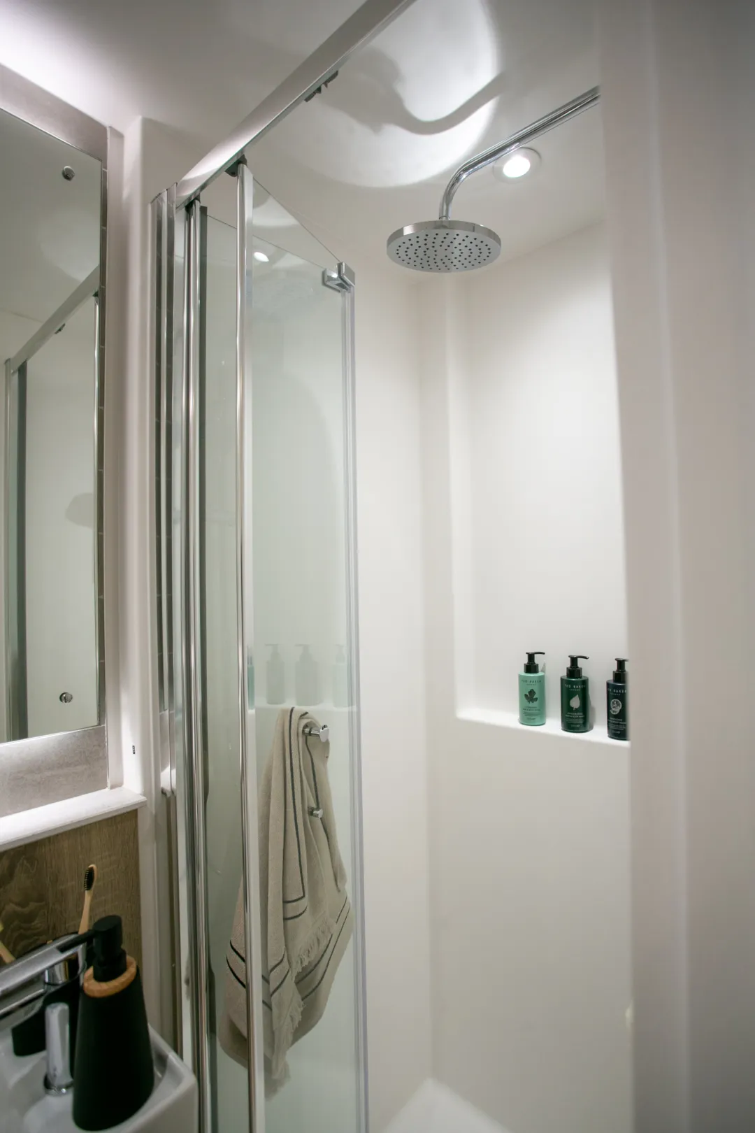 Signal House Show Cluster