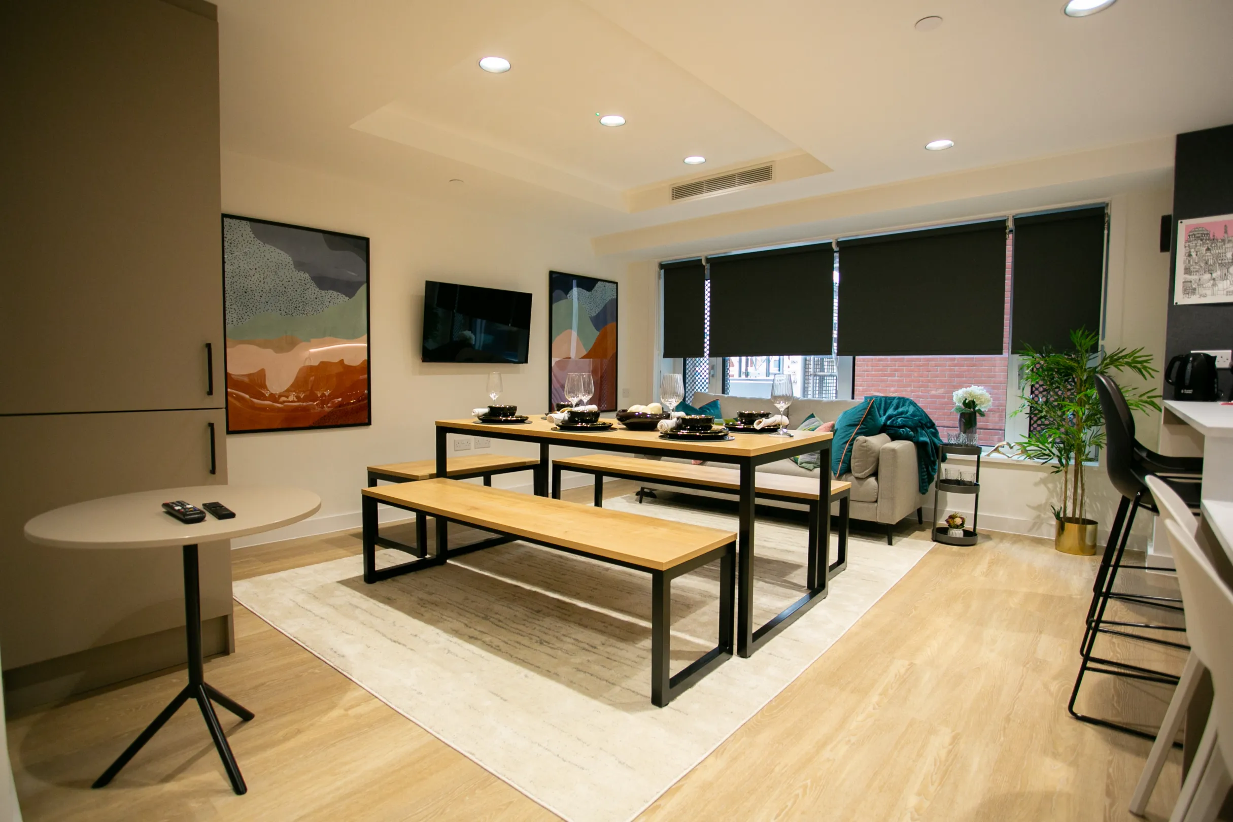 Signal House Show Cluster