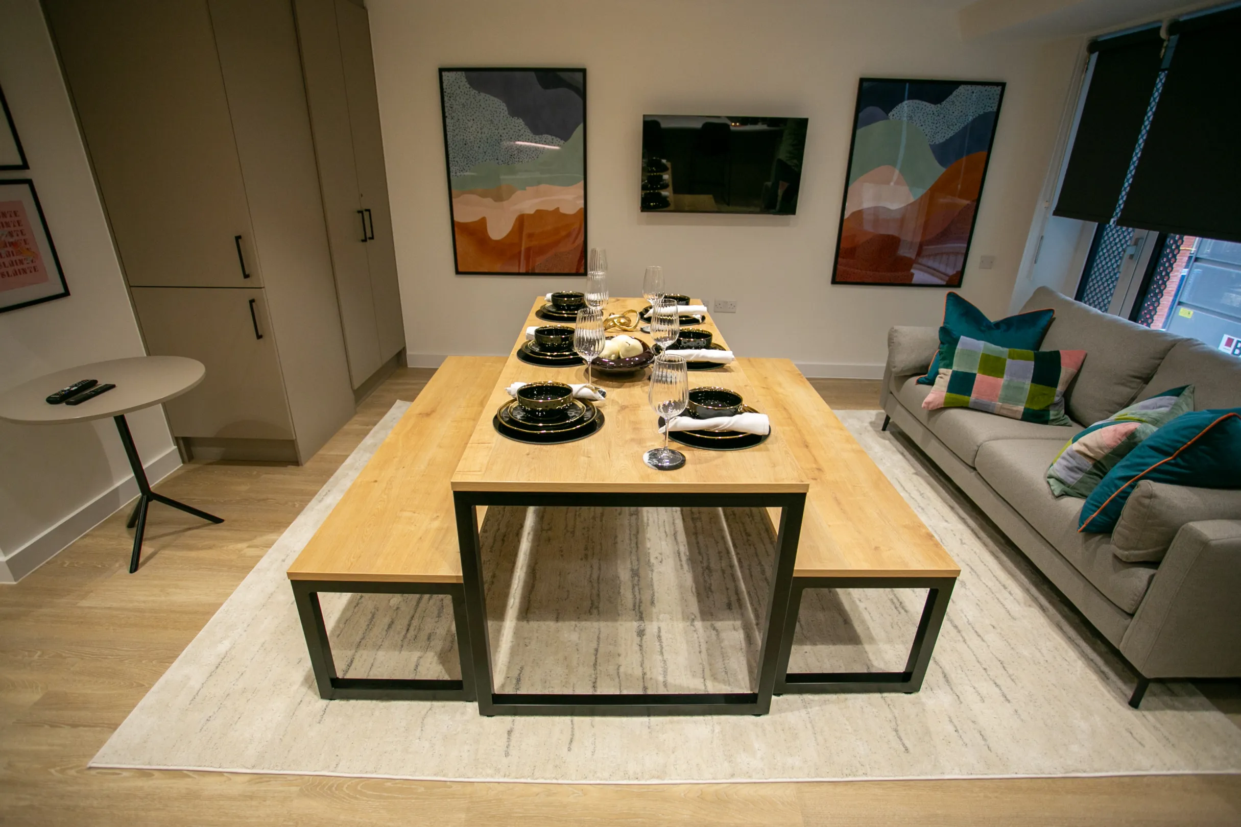 Signal House Show Cluster