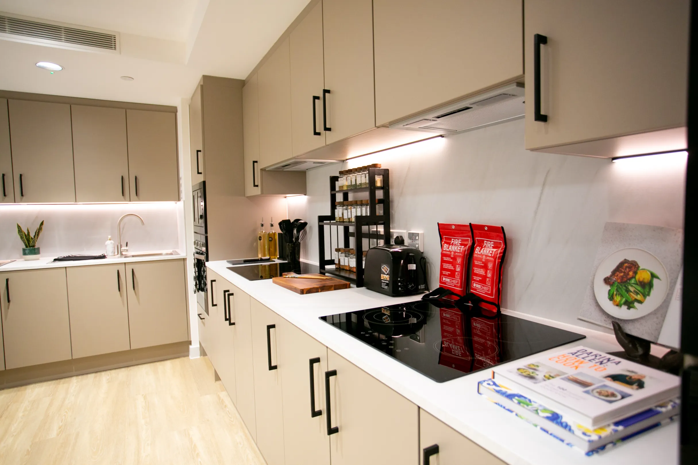 Signal House Show Cluster