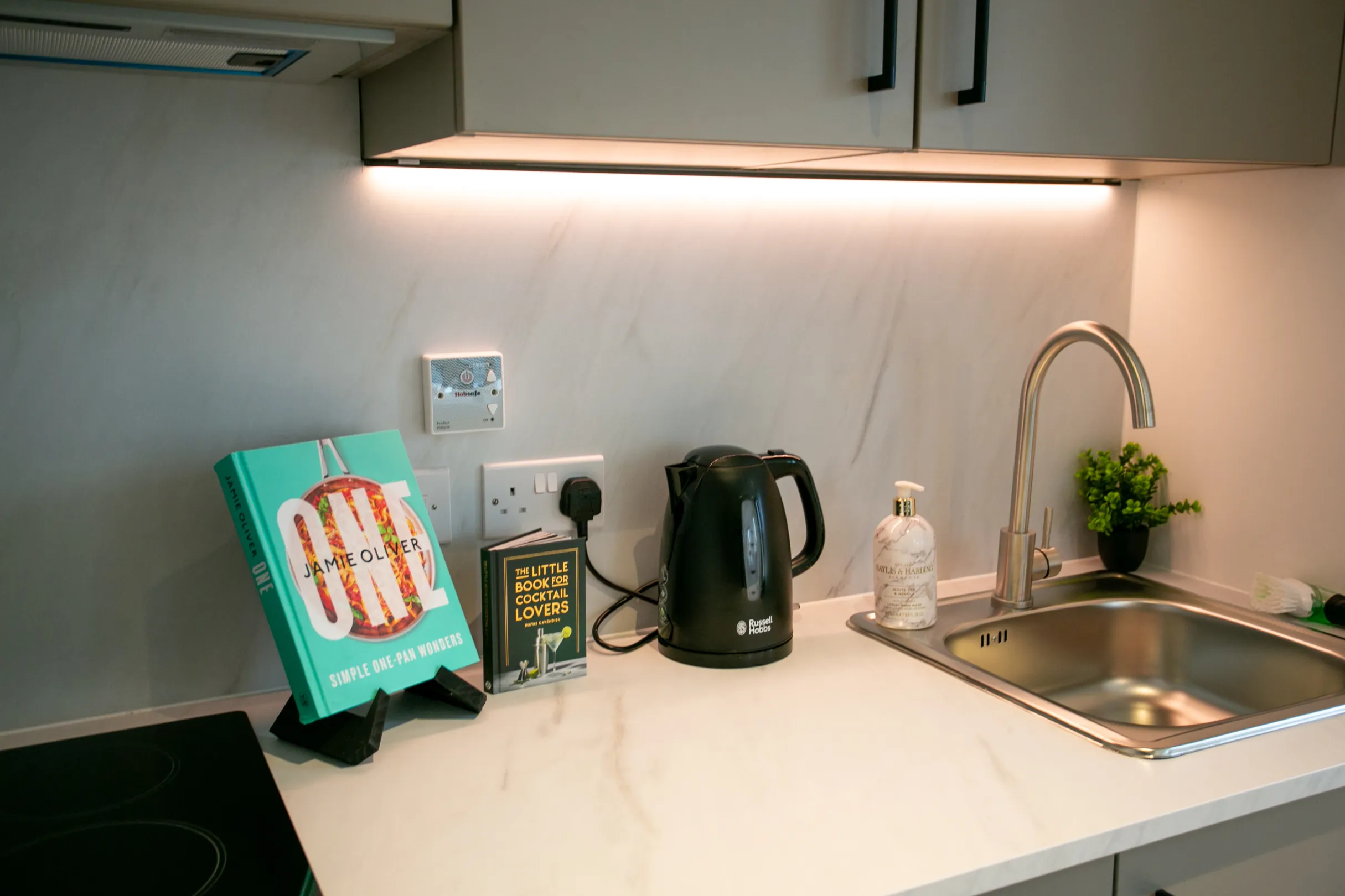 Signal House Show Cluster